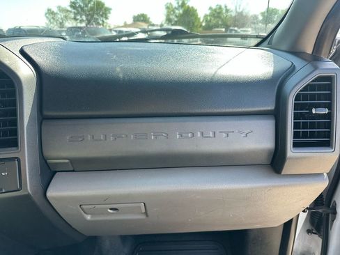 Used 2017 Ford F250 XL w/ Power Equipment Group AWD/4WD image 20