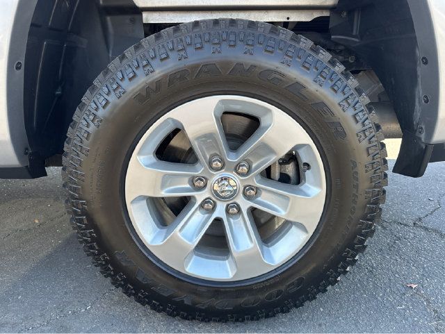 Used 2020 RAM 1500 Laramie w/ Off Road Group AWD/4WD image 4