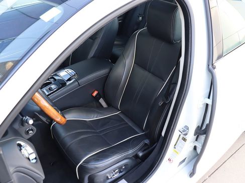 Used 2018 Jaguar XJ R-Sport image 34