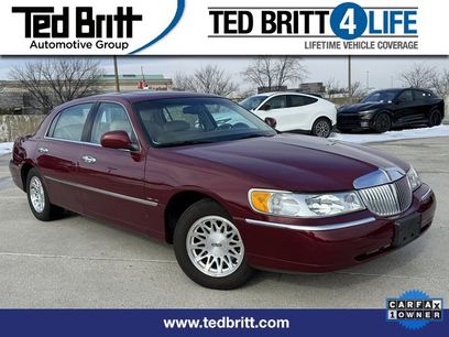 Used 1999 Lincoln Town Car Signature