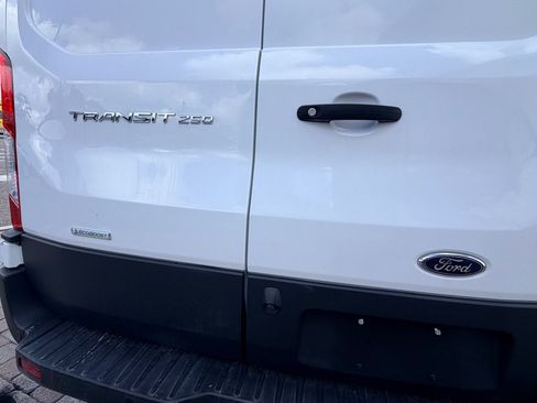 Used 2021 Ford Transit 250 Low Roof RWD image 23