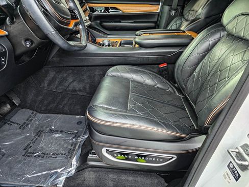 Used 2022 Jeep Grand Wagoneer Series III image 13