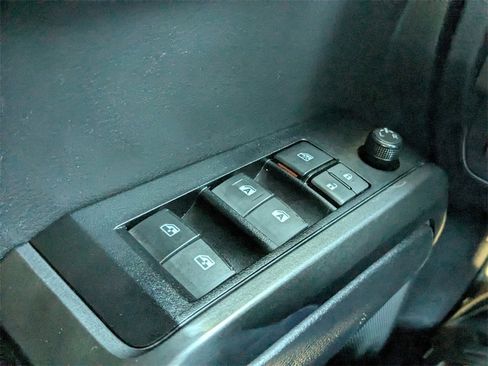 Used 2022 Toyota Tacoma TRD Sport image 24