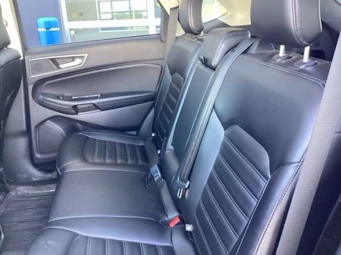 Used 2020 Ford Edge SEL w/ Convenience Package AWD/4WD image 16