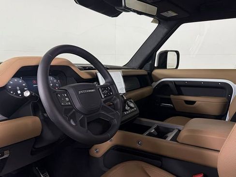 New 2025 Land Rover Defender 110 V8 image 5