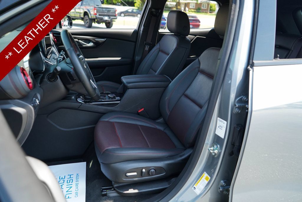 Used 2025 Chevrolet Blazer RS FWD image 6