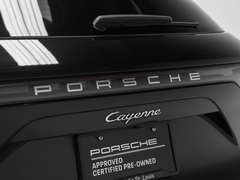 Certified 2023 Porsche Cayenne AWD/4WD image 17