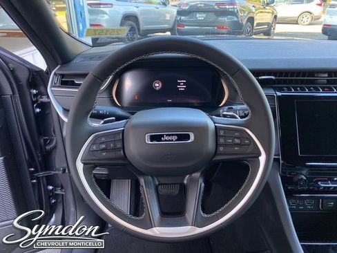 New 2025 Jeep Grand Cherokee Laredo X image 10