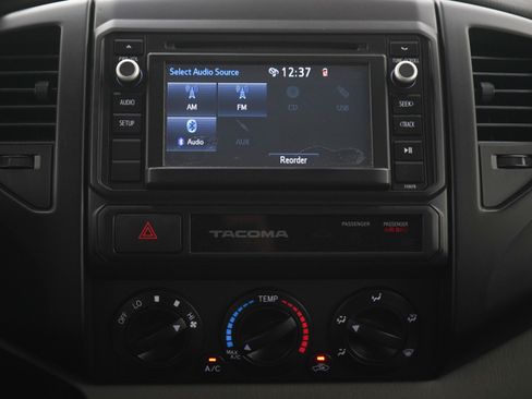 Used 2015 Toyota Tacoma PreRunner w/ Convenience Package RWD image 18