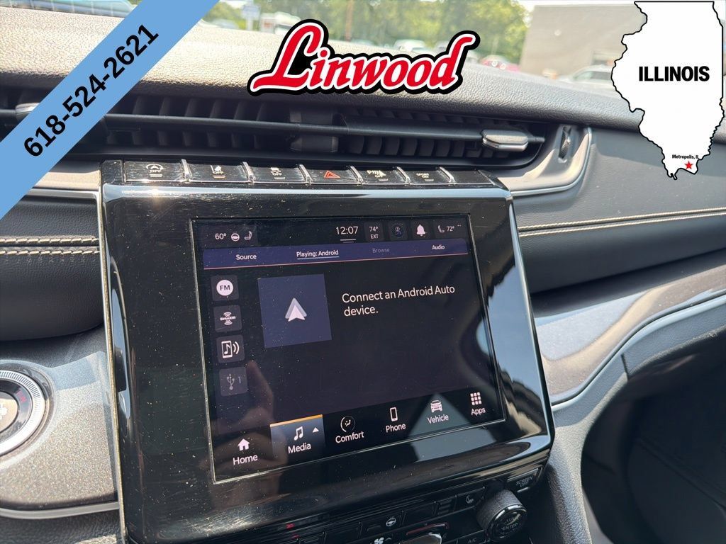 Used 2023 Jeep Grand Cherokee Laredo w/ Luxury Tech Group I AWD/4WD image 24