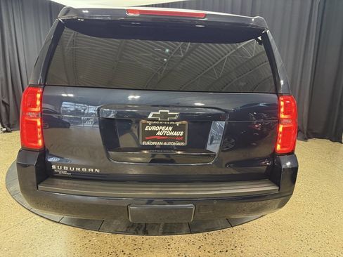 Used 2018 Chevrolet Suburban LT w/ LT Signature Package image 6