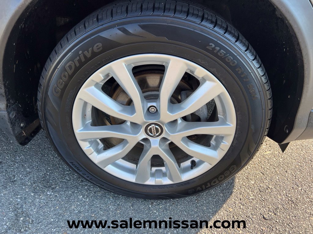 Used 2021 Nissan Rogue Sport SV AWD/4WD image 26