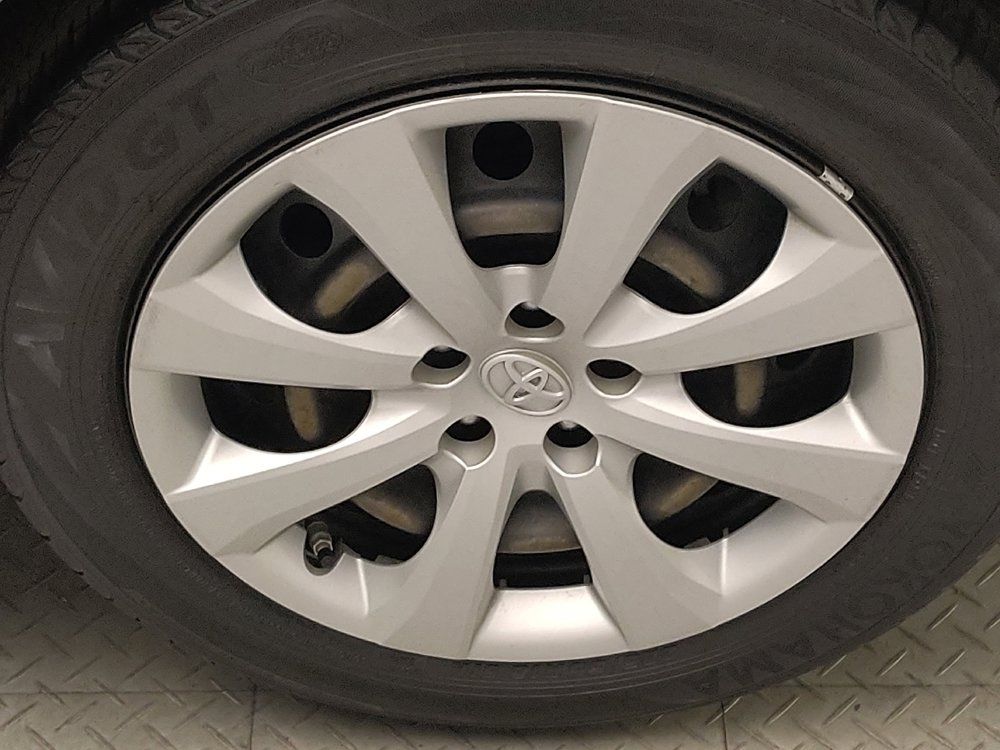 Used 2022 Toyota Corolla LE FWD image 31