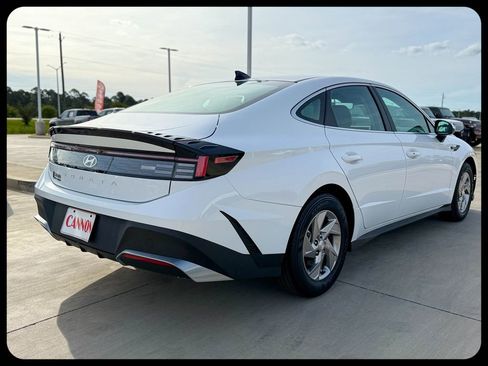 Used 2025 Hyundai Sonata SE FWD image 8