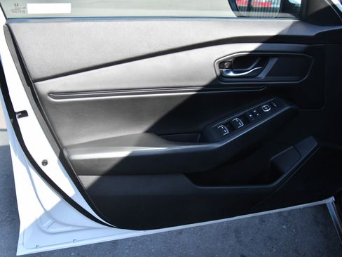 Used 2023 Honda Accord EX image 13