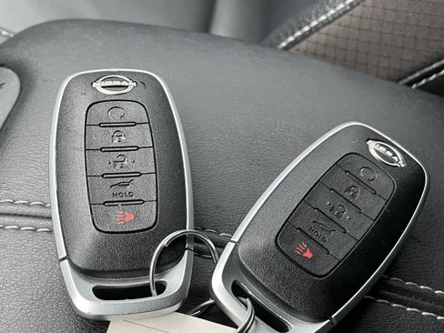 Used 2023 Nissan Pathfinder SL AWD/4WD image 33