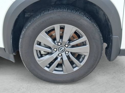 Certified 2025 Nissan Pathfinder SV FWD image 23