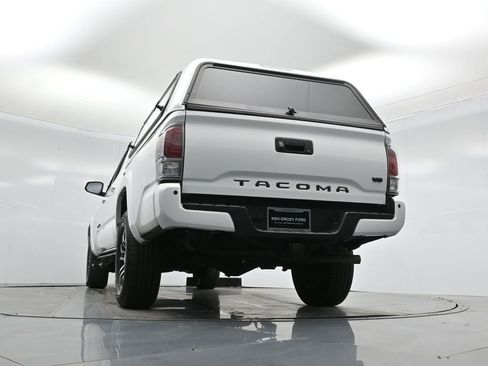Used 2022 Toyota Tacoma TRD Sport image 46