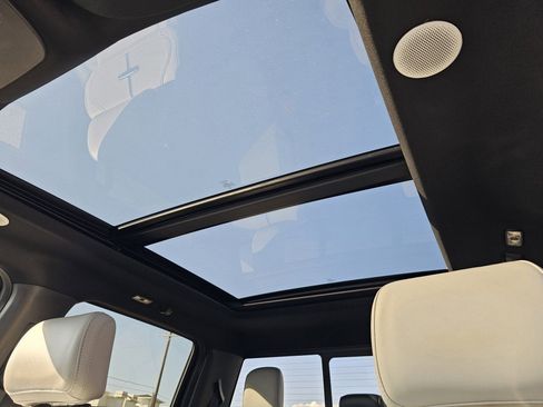 Used 2024 Ford F150 Lightning Platinum image 28