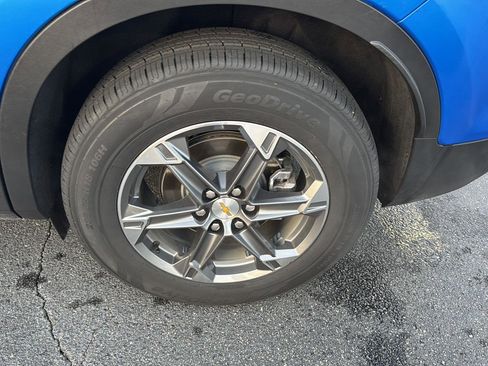 Used 2025 Chevrolet Blazer LT image 32