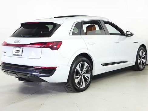 Used 2024 Audi Q8 e-tron Premium AWD/4WD image 7