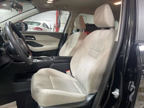 Used 2024 Nissan Rogue SV FWD image 11