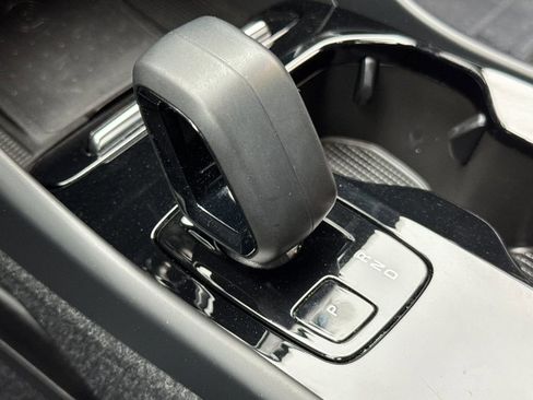Certified 2023 Volvo XC40 Recharge Ultimate AWD/4WD image 21
