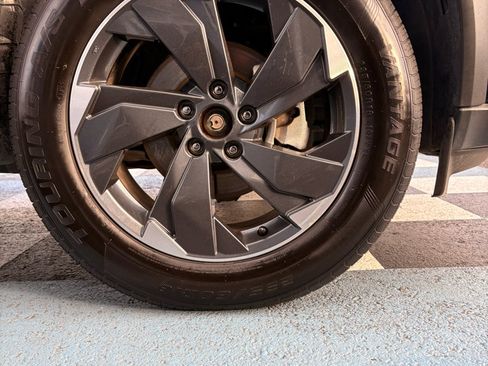 Used 2024 Nissan Rogue SV image 24