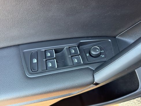 Used 2019 Volkswagen Tiguan SEL AWD/4WD image 13