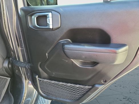 Used 2023 Jeep Gladiator Sport image 17