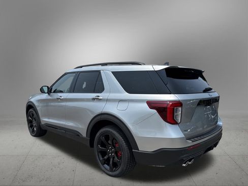 Used 2024 Ford Explorer ST w/ Equipment Group 401A image 3