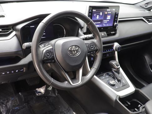 Used 2022 Toyota RAV4 XSE image 7