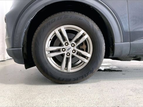 Used 2021 Ford Explorer XLT w/ Equipment Group 202A RWD image 6