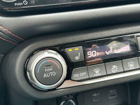 New 2025 Nissan Versa SR w/ Trunk Package image 14