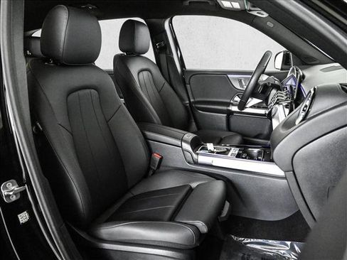 Certified 2025 Mercedes-Benz GLB 250 4MATIC image 22