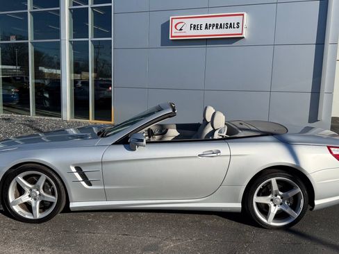 Used 2016 Mercedes-Benz SL 400 w/ Premium I Package image 1