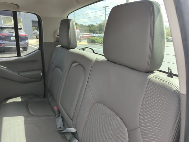 Used 2012 Nissan Frontier SL w/ Moonroof Pkg AWD/4WD image 29