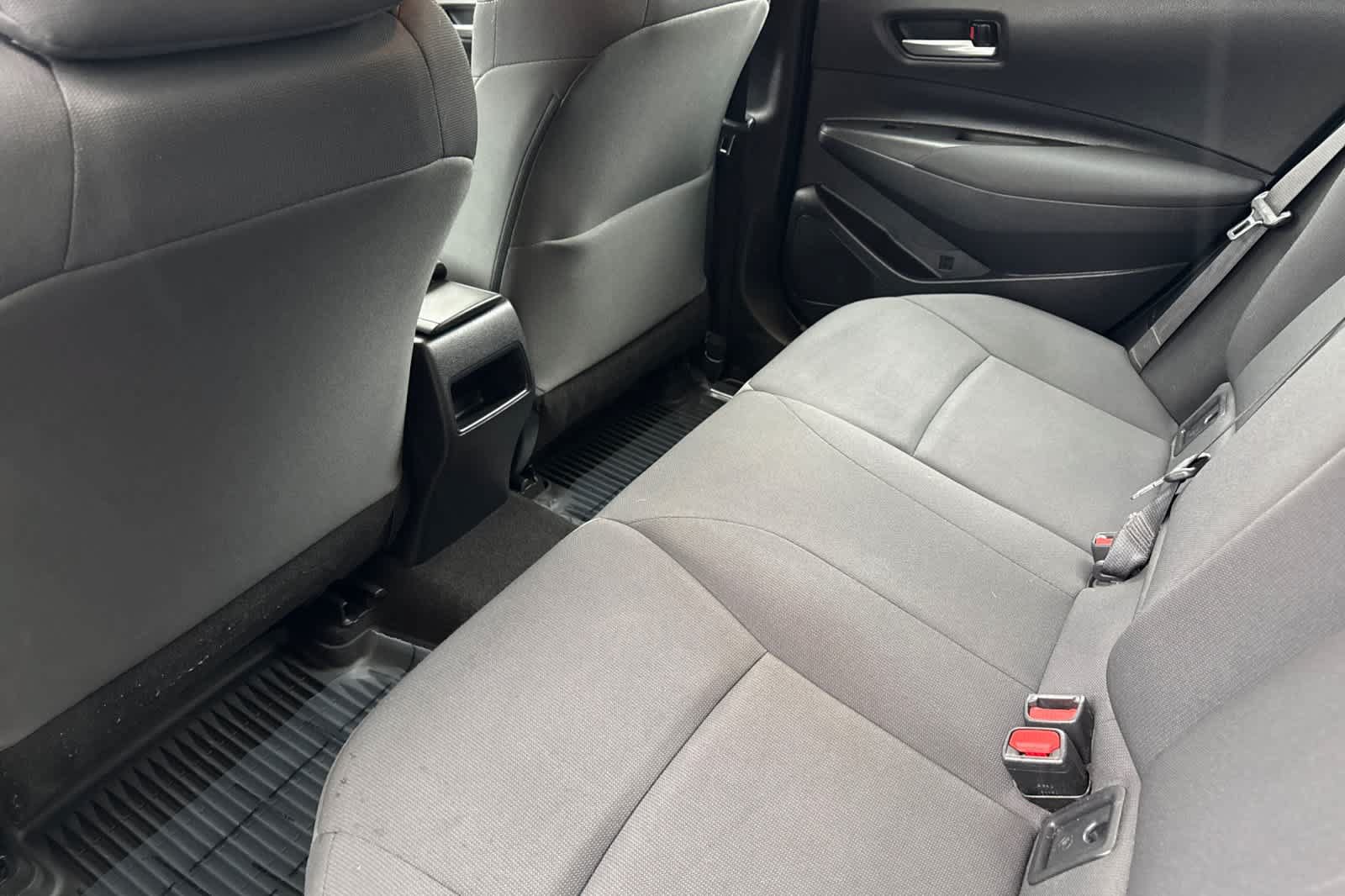 Used 2021 Toyota Corolla LE FWD image 4
