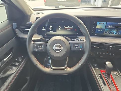 Used 2025 Nissan Kicks SR FWD image 12