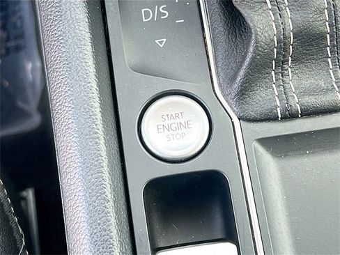 Used 2023 Volkswagen Atlas SE image 18