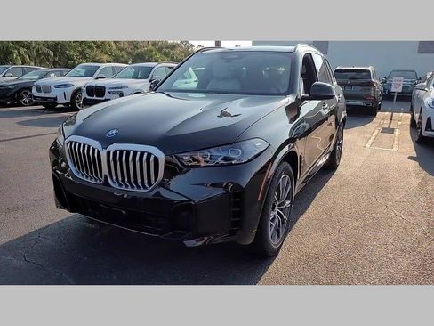 New 2026 BMW X5 xDrive50e w/ M Sport Package image 32