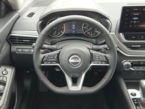New 2026 Nissan Altima 2.5 SR FWD image 16