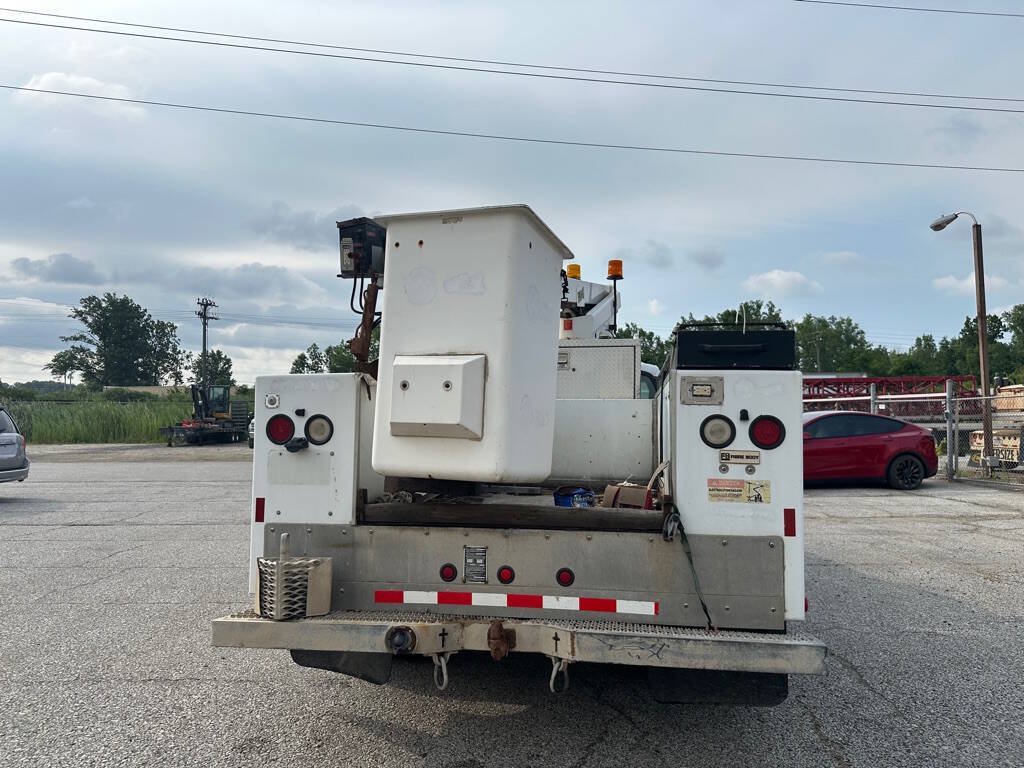 Used 1999 Ford F450 2WD Regular Cab Super Duty image 3