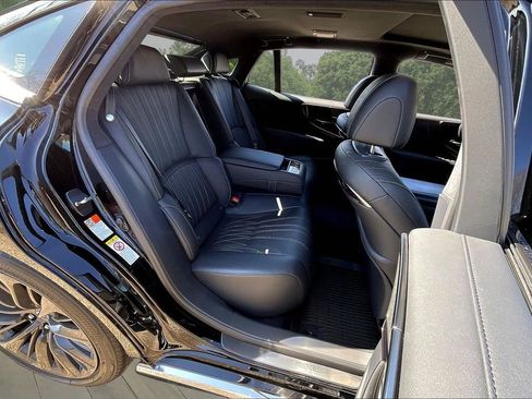 Used 2019 Lexus LS 500 AWD w/ Interior Upgrade Package image 25