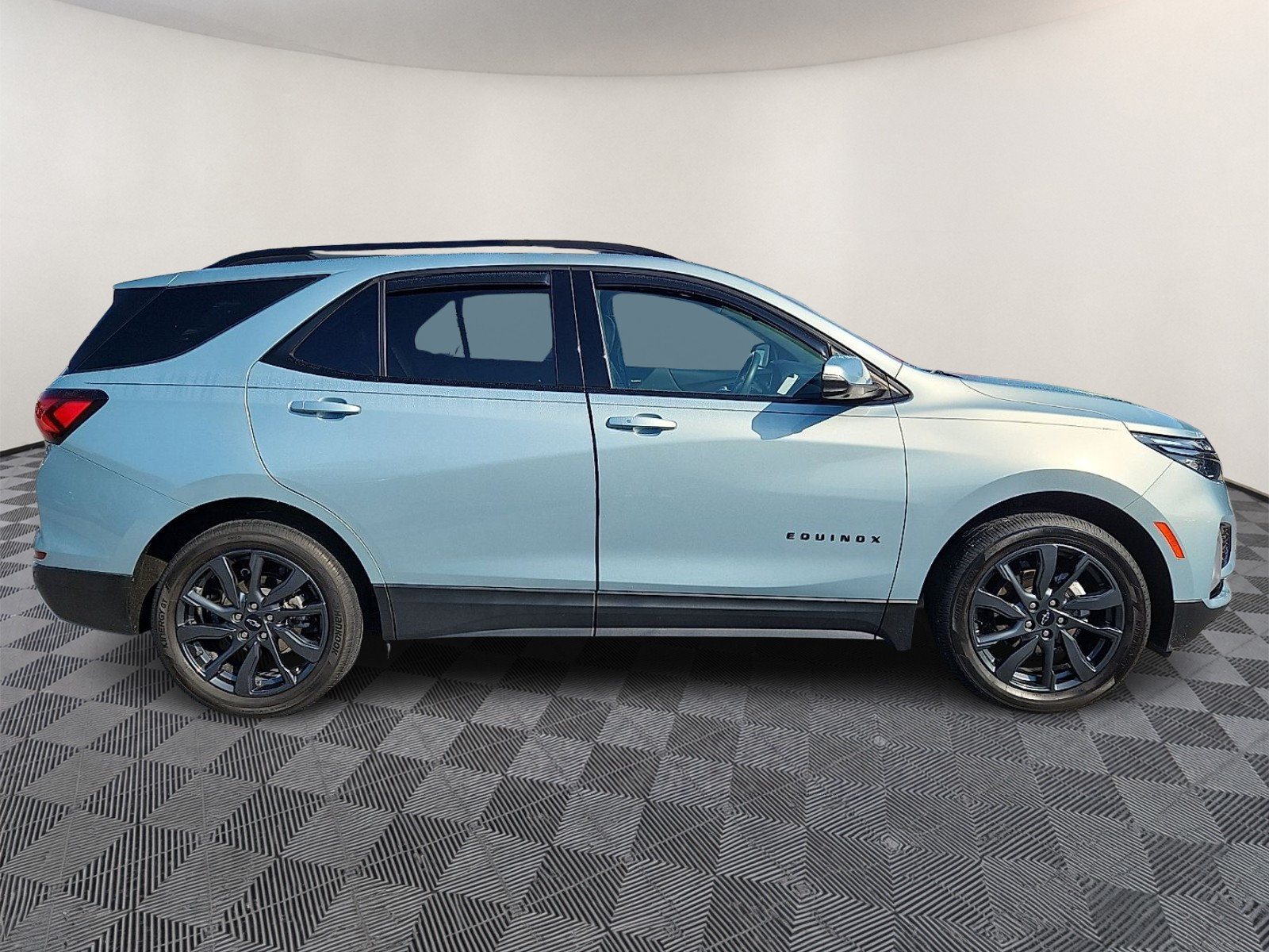 Used 2022 Chevrolet Equinox RS w/ RS Leather Package AWD/4WD image 7