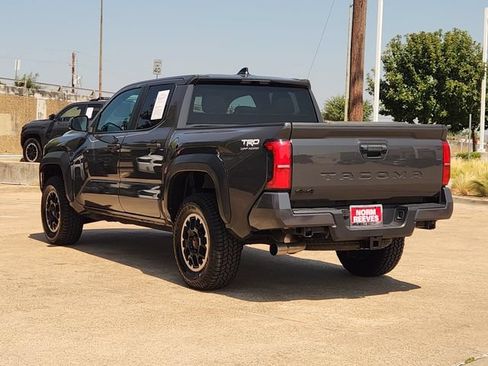Used 2024 Toyota Tacoma TRD Off-Road AWD/4WD image 4