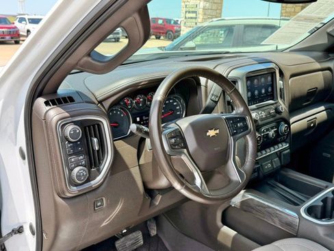 Used 2019 Chevrolet Silverado 1500 LTZ AWD/4WD image 19