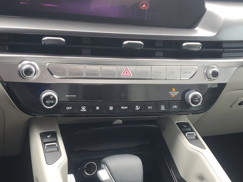 New 2025 Kia Telluride S image 22