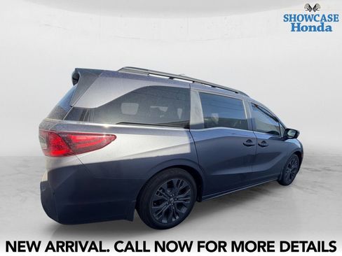 Used 2025 Honda Odyssey Touring image 5