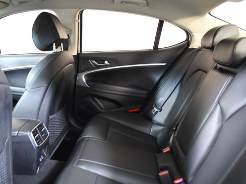 Used 2025 Genesis G70 2.5T image 22